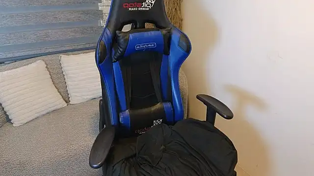 sky_vg's Live XXX Chat