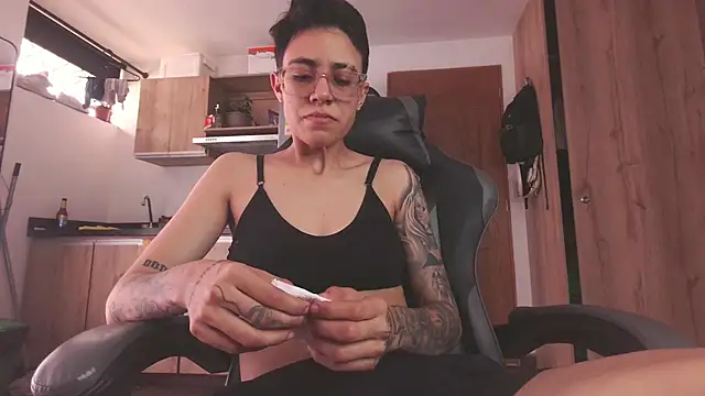 Cutie_Shy_ Obrolan Langsung XXX