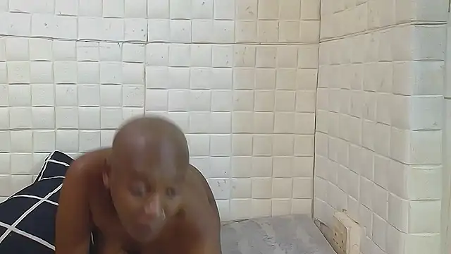 EbonyOlive69 Show in webcam