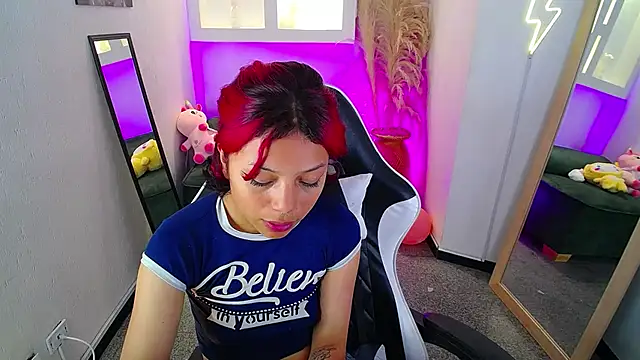 melodyy_as Show in webcam