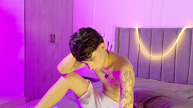 Chat +18 de Zeyn_smith ao vivo