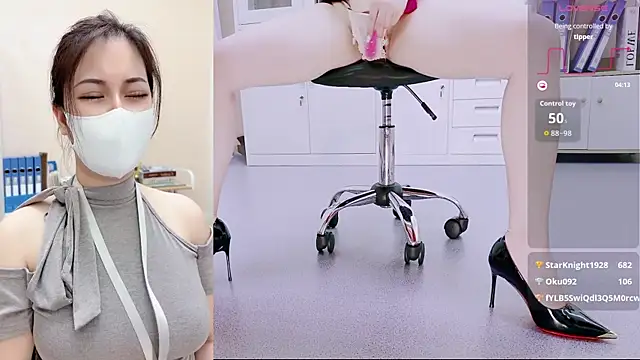 -Sophia-99のライブXXXチャット