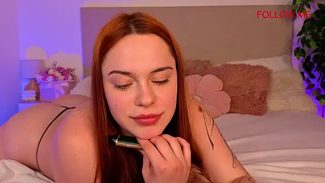 Hottie_miaa – Kamerová šou