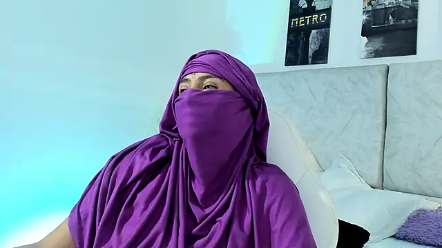 Czat XXX na żywo – naomiii__
