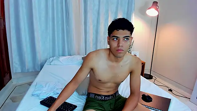 Show modela Damian_Rodriiguez na web-kameri