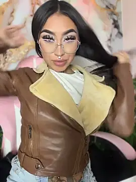 NATHASHA_EC Adlı Modelin Canlı XXX Sohbeti