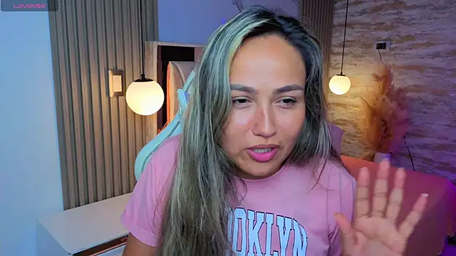 Tender_lila webcam show