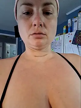 XXX chat uživo modela Emily33333