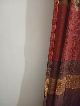 Tanha18 Adlı Modelin Canlı XXX Sohbeti