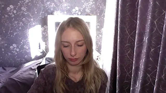 AliceTwinkle Chat XXX in diretta