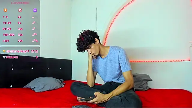 liammendoza98 Show in webcam