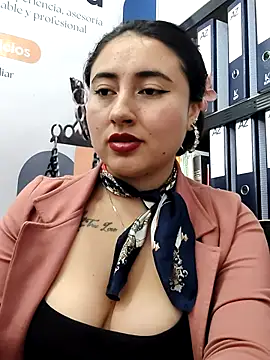 _Sarah-Office1's Live XXX Chat