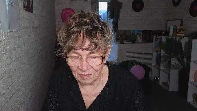 Betty_Brick Adlı Modelin Web Kamerası Şovu