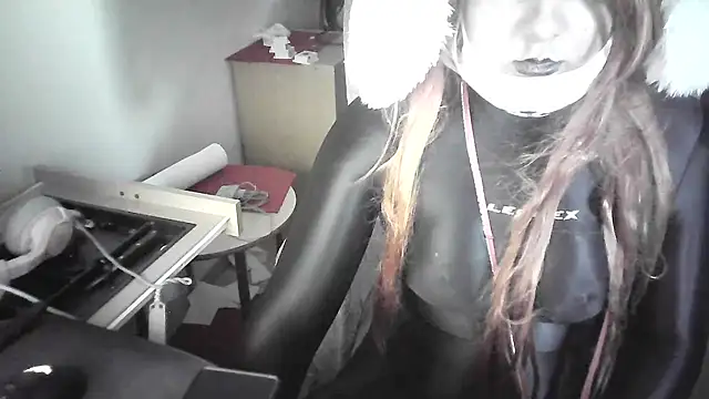 Forzen_Aronia Show in webcam