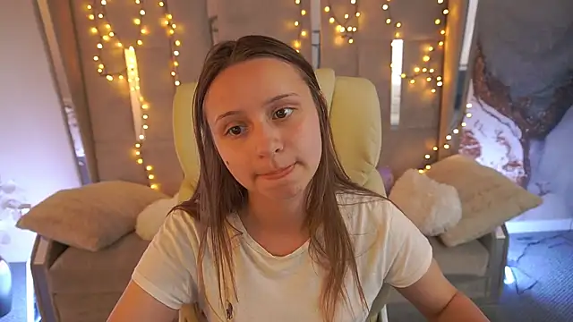 TinyNatalie Chat XXX in diretta