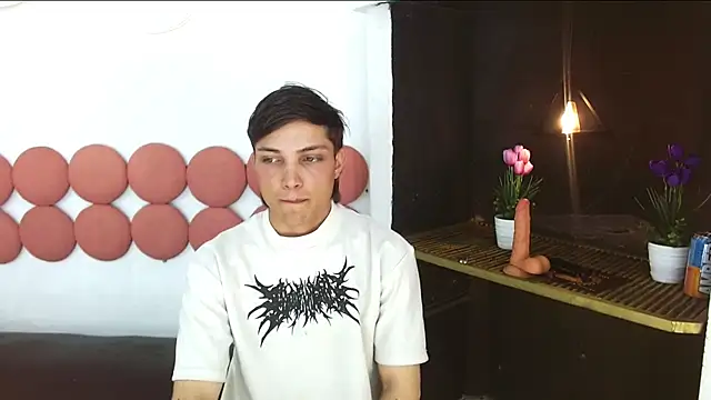 MaxxLouis – Naživo XXX chat