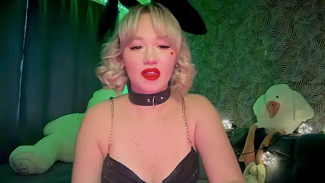AvroraSolace Chat XXX live