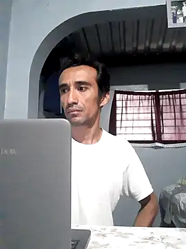 Show modela EIGUAP00 na web-kameri