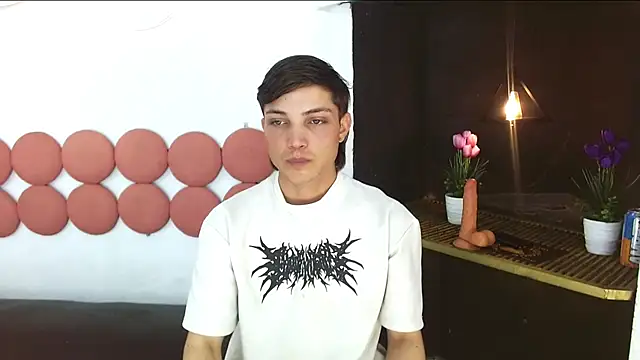 MaxxLouisn Webbikameraesitys
