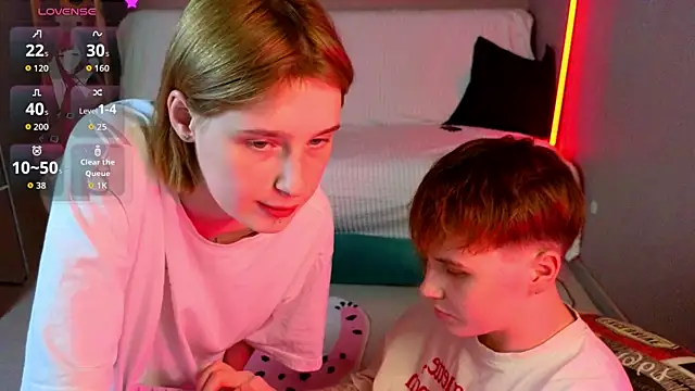 two_gerls_here Live XXX Chat