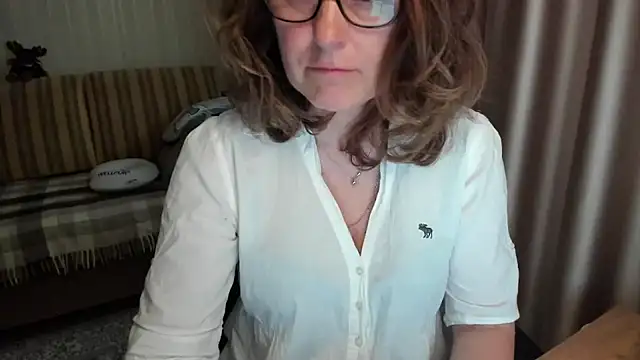 lauraoven Chat XXX in diretta