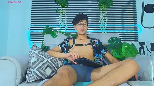ThiiagoSaeenz Show in webcam