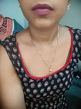 Marathi_Ashu1 Adlı Modelin Canlı XXX Sohbeti