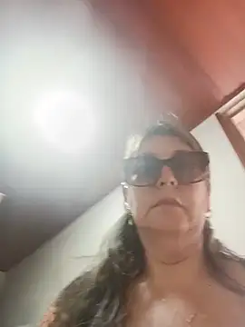 emma_tour Adlı Modelin Canlı XXX Sohbeti