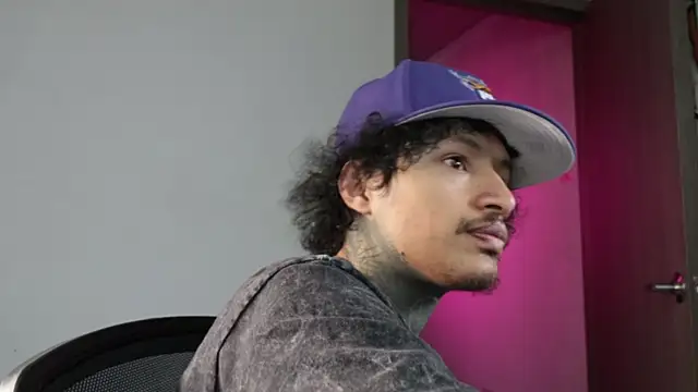 trieone Chat XXX live
