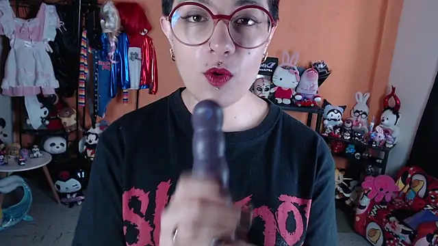 Онлайн чат XXX MissMiia2