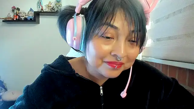 Chat XXX en directo de Shaddycute_