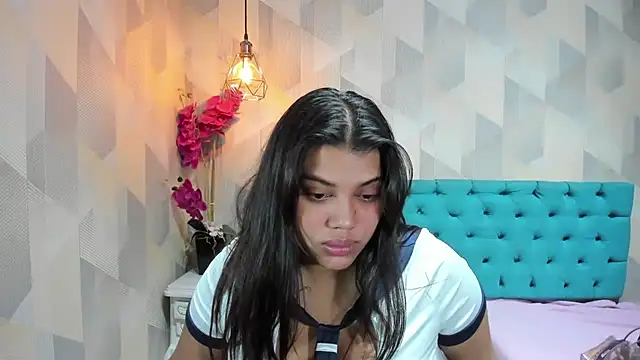 Chat +18 de LindaBreeS ao vivo