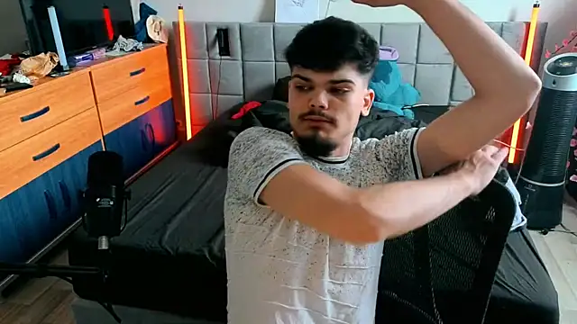 Show modela JordanShow na web-kameri