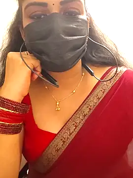 soundharya_tamil Adlı Modelin Canlı XXX Sohbeti