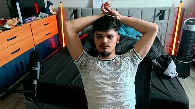 JordanShow: διαδικτυακό σόου στην κάμερα