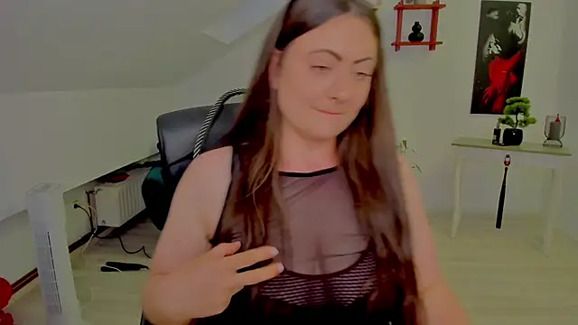 Chat +18 de MistressDarrah ao vivo