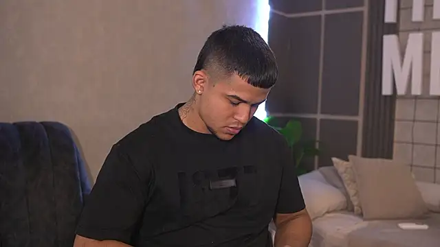 Thiago_Valente লাইভ XXX চ্যাট