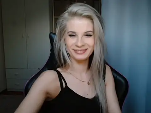 Chat +18 de KristineGlow ao vivo
