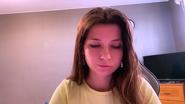 LunnaBliss élő XXX-chatje