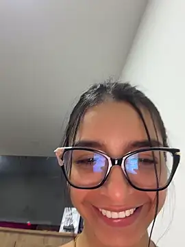 violeta365 即時 XXX 聊天
