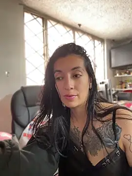 SALOME_KORLAND élő XXX-chatje