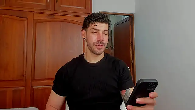 Show de Guyinthemountain na webcam