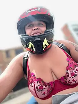 XXX chat uživo modela _Mia-Safety_Inspector