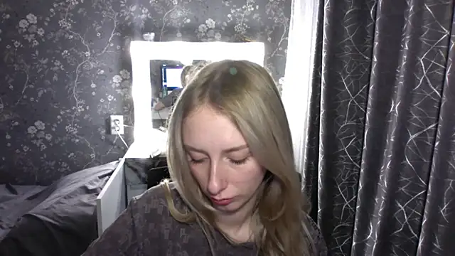 Chatroom XXX en direct de AliceTwinkle