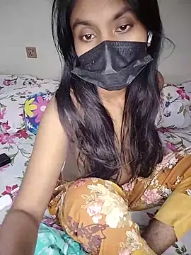 hottywife-03 Show in webcam