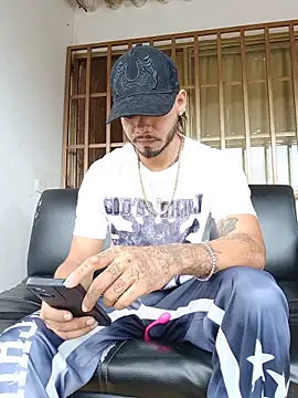 Chatroom XXX en direct de Niick01_