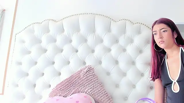 Sara_funy Adlı Modelin Canlı XXX Sohbeti