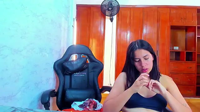 Soffy_and_Emily Webcam Show