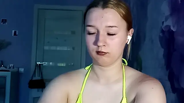 RaeannRoewen Webbikameraesitys