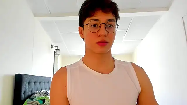 kkatract's Webcam Show
